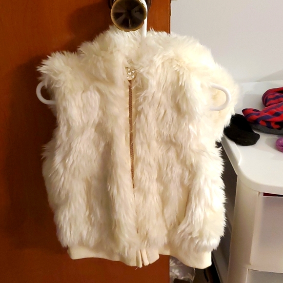 Gymboree Other - Like New Plush Hoodie Vest